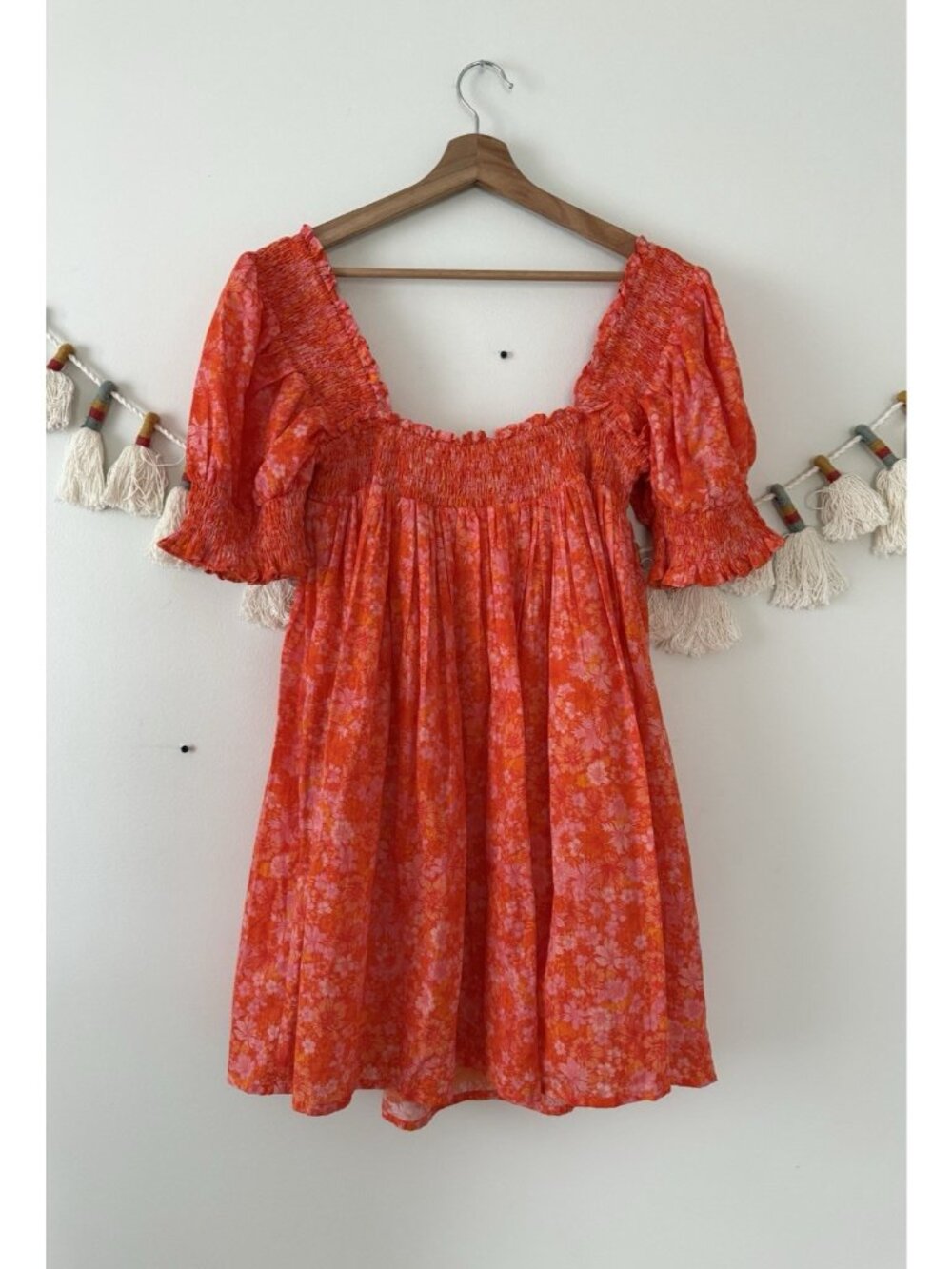 Lovers + Friends Reston Mitzy Ditsy Floral Smocked Mini Dress Orange Feminine M - Picture 3 of 11